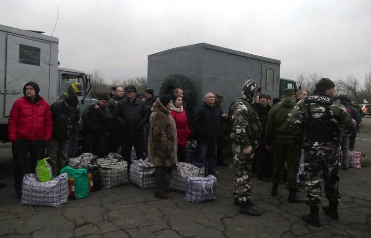 В ЛДНР обещают обеспечить военнопленных. Вопрос: чем и когда?