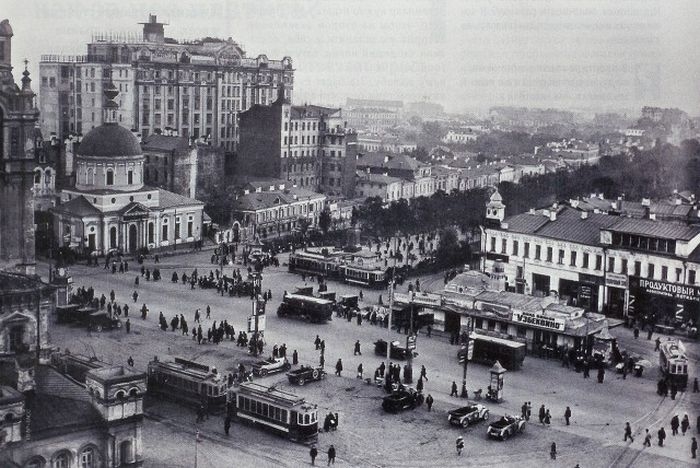 Фото 1924 г. Н. Петрова. Вид на Страстную площадь из здания "Известий".