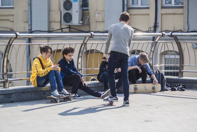 Записки Колорадского Таракана. Армия украинских буратин ушла за туями Записки Колорадского Таракана. Армия украинских буратин ушла за туями украина