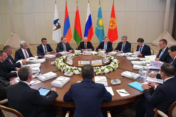 В Казахстане не хотят оплачивать "банкет" Путина и Лукашенко