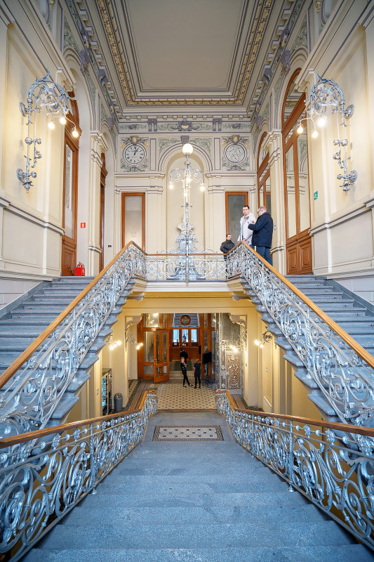 Дореволюционные лифты в Санкт-Петербурге в наше время 