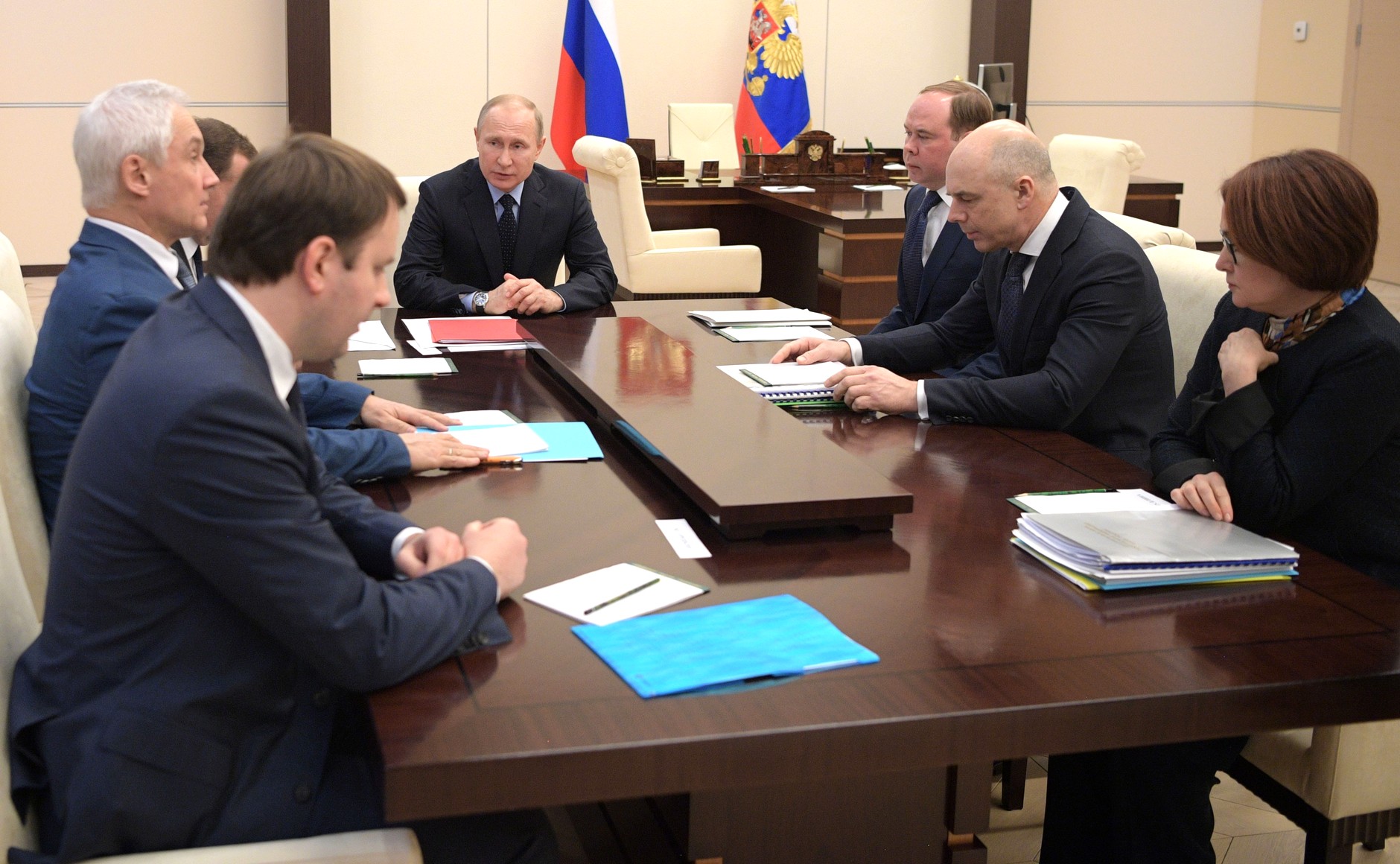 Уволить Силуанова и Набиуллину. Почему Путин не ставит подпись Уволить Силуанова и Набиуллину. Почему Путин не ставит подпись Набиуллина, России, Силуанов, просто, экономики, экономического, Путин, когда, почему, говорить, президент, мнение, деньги, очень, Хазин, Антон, команды, Эльвира, Глазьева, экономической