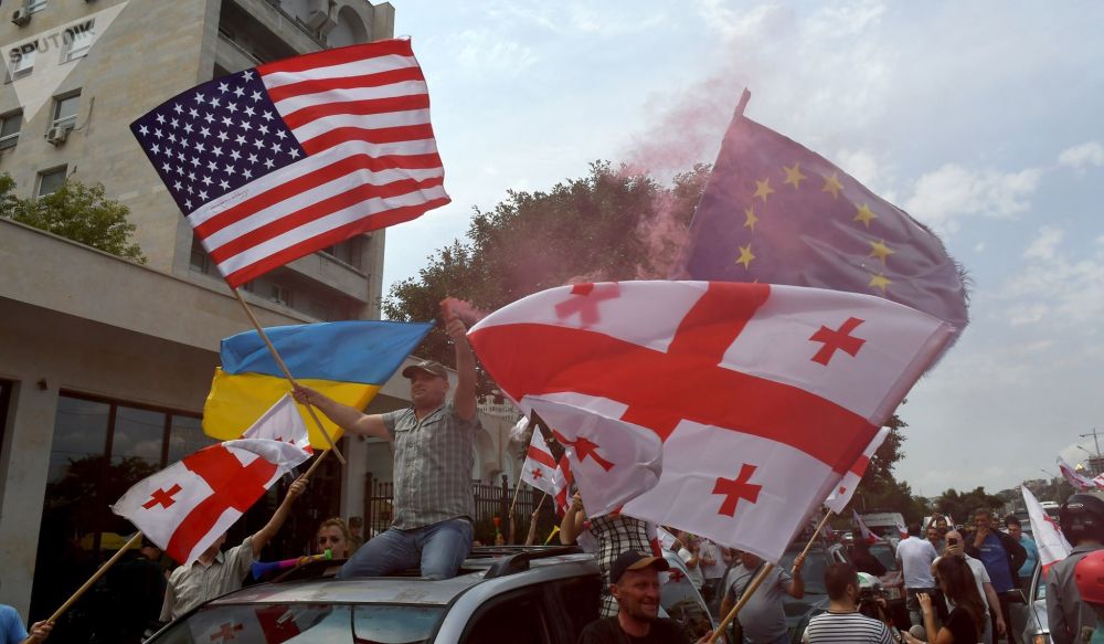 От райской жизни до нищеты: Грузия отмечает «День независимости»