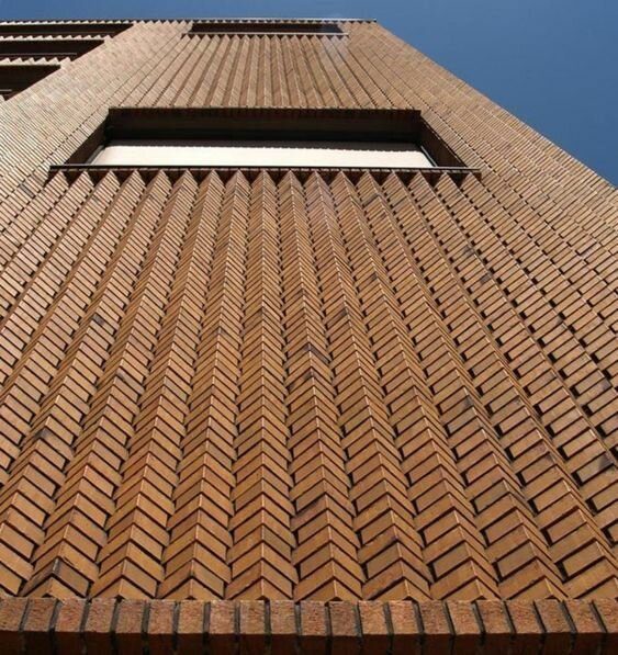 Вы мне, конечно же, не поверите, но это всё - обычные кирпичи Вы мне, конечно же, не поверите, но это всё - обычные кирпичи