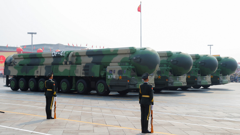 Newsweek: в Китае отвергли обвинения США о планах обогнать Россию по количеству ядерных боеголовок