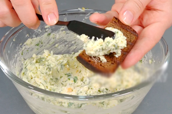 Закуска за 5 минут, которую готовят все, кого я знаю: быстро, вкусно и доступно!