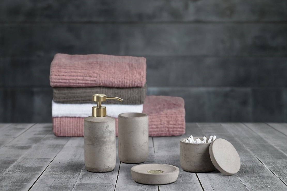Диспенсер для жидкого мыла, мыльница и банка для ванной комнаты коллекции Saxo датского бренда ZONE DENMARK