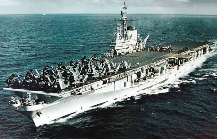 Авианосец «Midway». Авианосец «Midway».