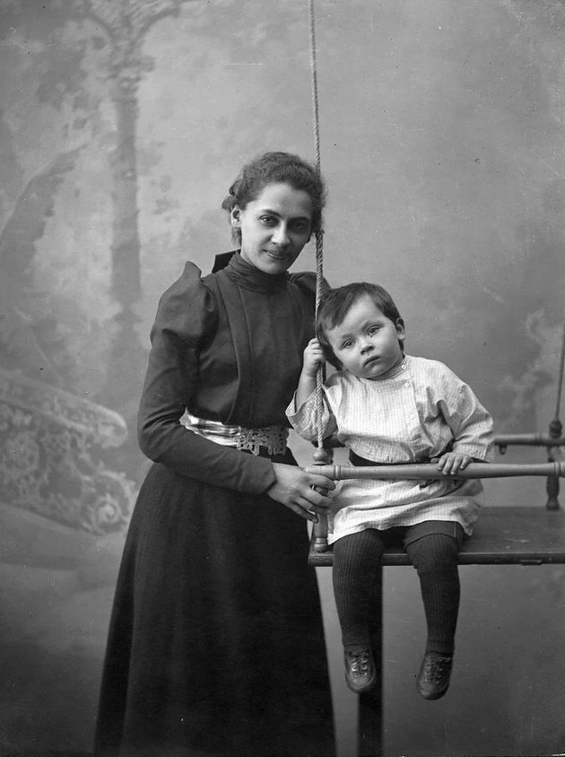 Архивное фото: Екатерина Пешкова с сынишкой Максимом. Нижний Новгород, 1900 год