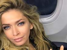 "Пиар на костях": Вера Брежнева разозлила Сеть трагичным фото из самолета