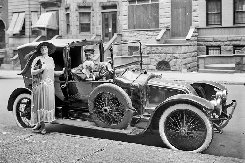 Автосалон в Санкт-Петербурге 1913 года автовыставка, автосалон, ретро фото