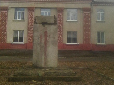В Винницкой области Украины снесли последний памятник Ленину