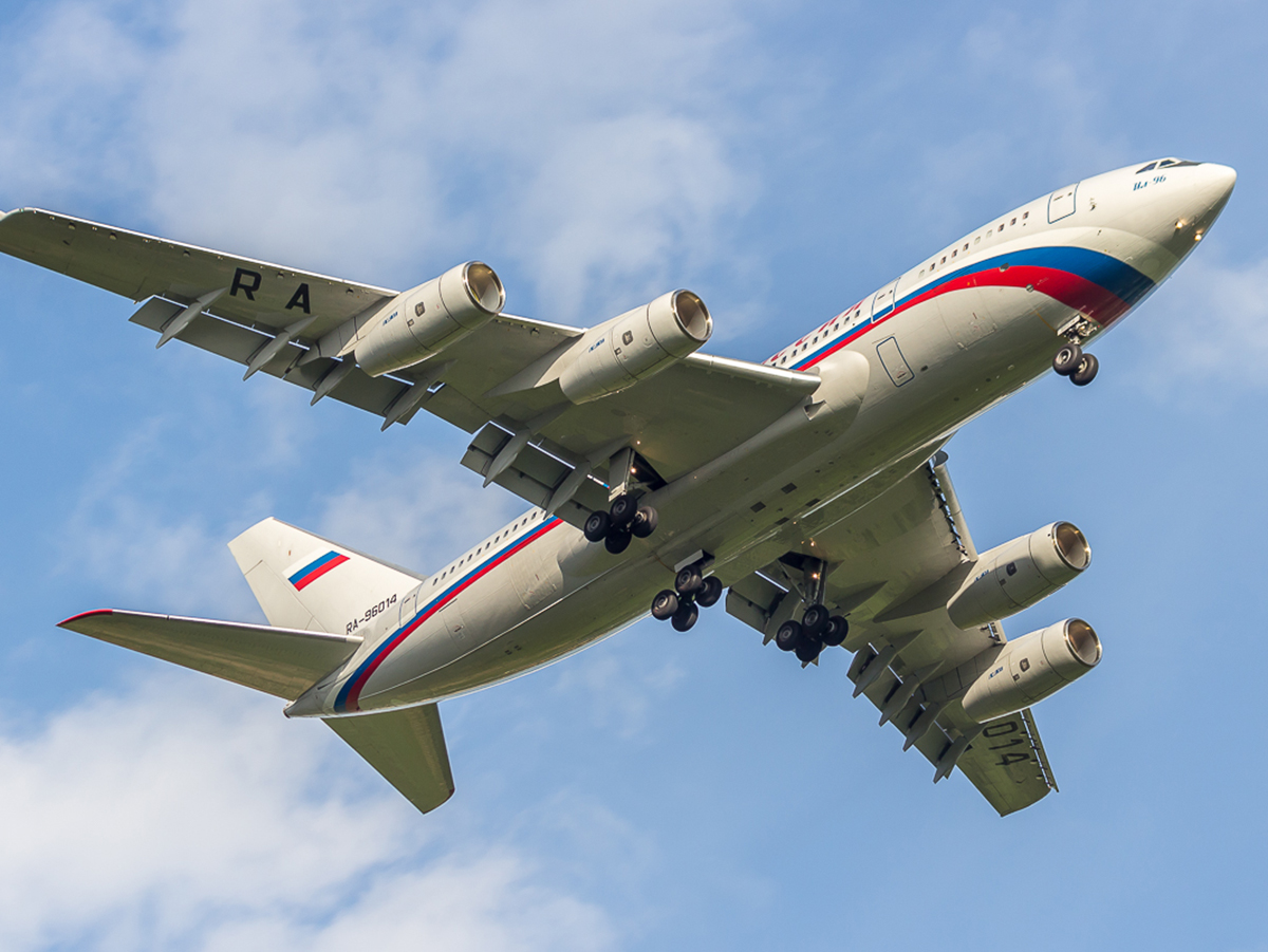 Самолет россия видео. Самолет ил 96. Ил-96 президентский борт. Ил-96 300 пассажирский самолёт. Ил-96-300пу.