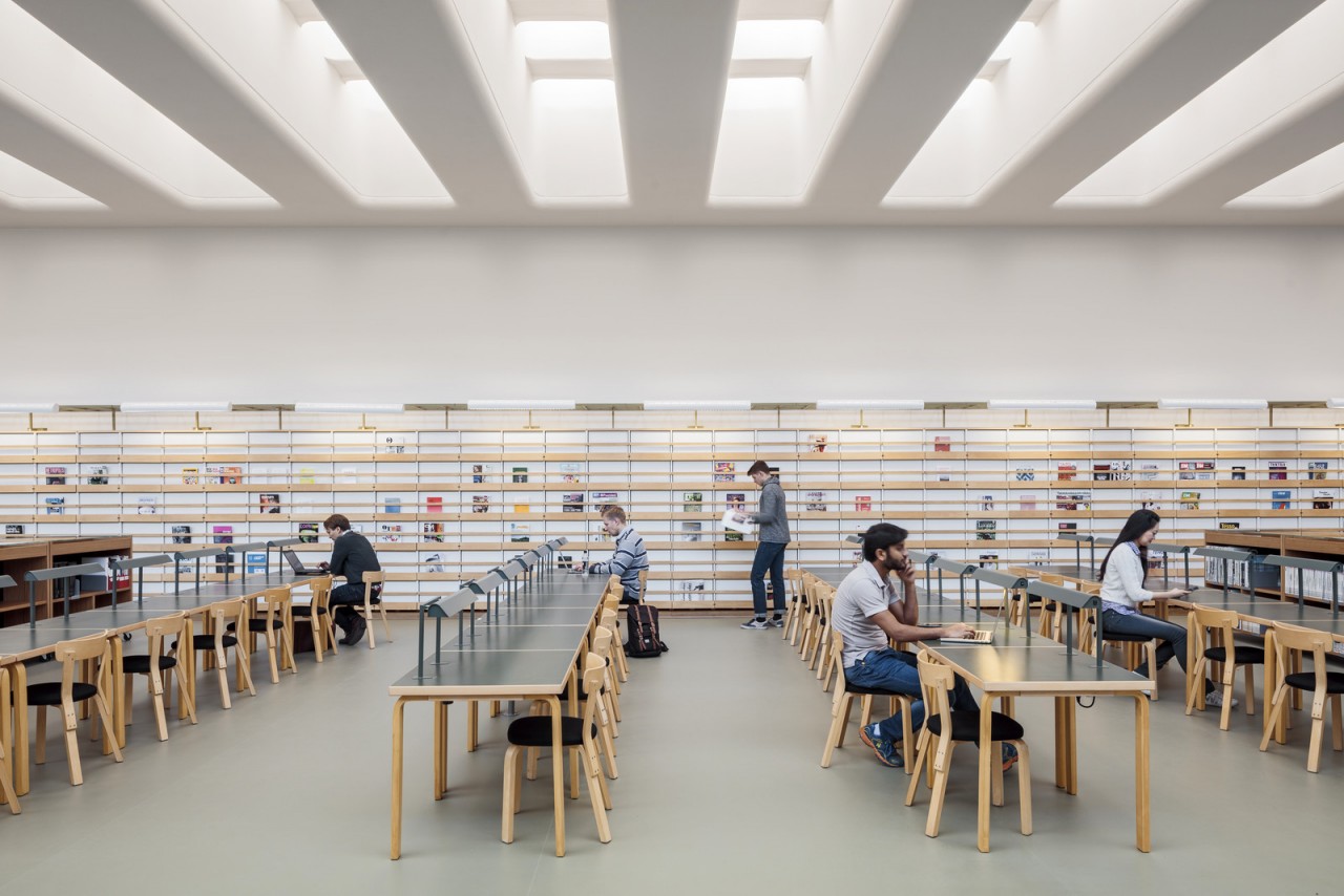 Интерьер современной библиотеки в Финляндии