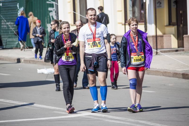 Записки Колорадского Таракана. Армия украинских буратин ушла за туями Записки Колорадского Таракана. Армия украинских буратин ушла за туями украина