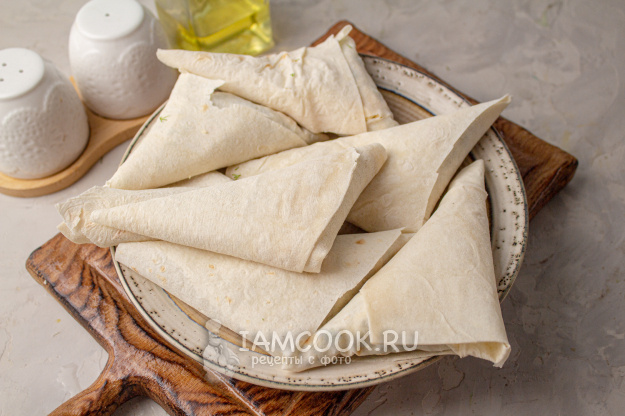 Слоеные пирожки без слоеного теста: быстро, вкусно и с большим количеством сыра Слоеные пирожки без слоеного теста: быстро, вкусно и с большим количеством сыра пирожки, лаваш, солью, рецепт, список, зелень, сторон, сразу, каждой, растительное, Можно, только, твёрдый, перцем, удобнее, сковороде, побольше, полоски, текстуру, обмакиваем