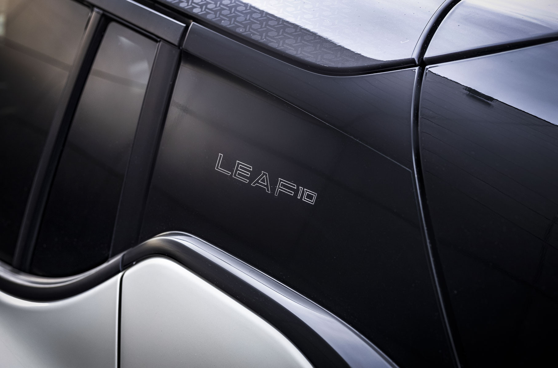 Самый популярный в России электрокар получил юбилейную спецверсию Самый популярный в России электрокар получил юбилейную спецверсию Новости