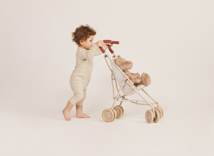 От босоножек для Кейт Мосс до сникеров авторства мужа Кьяры Ферраньи: дайджест fashion-новостей недели От босоножек для Кейт Мосс до сникеров авторства мужа Кьяры Ферраньи: дайджест fashion-новостей недели Мода,Новости моды