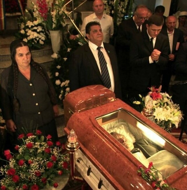 Феномен цыганских погребений - зарытые дома и сокровища интересное