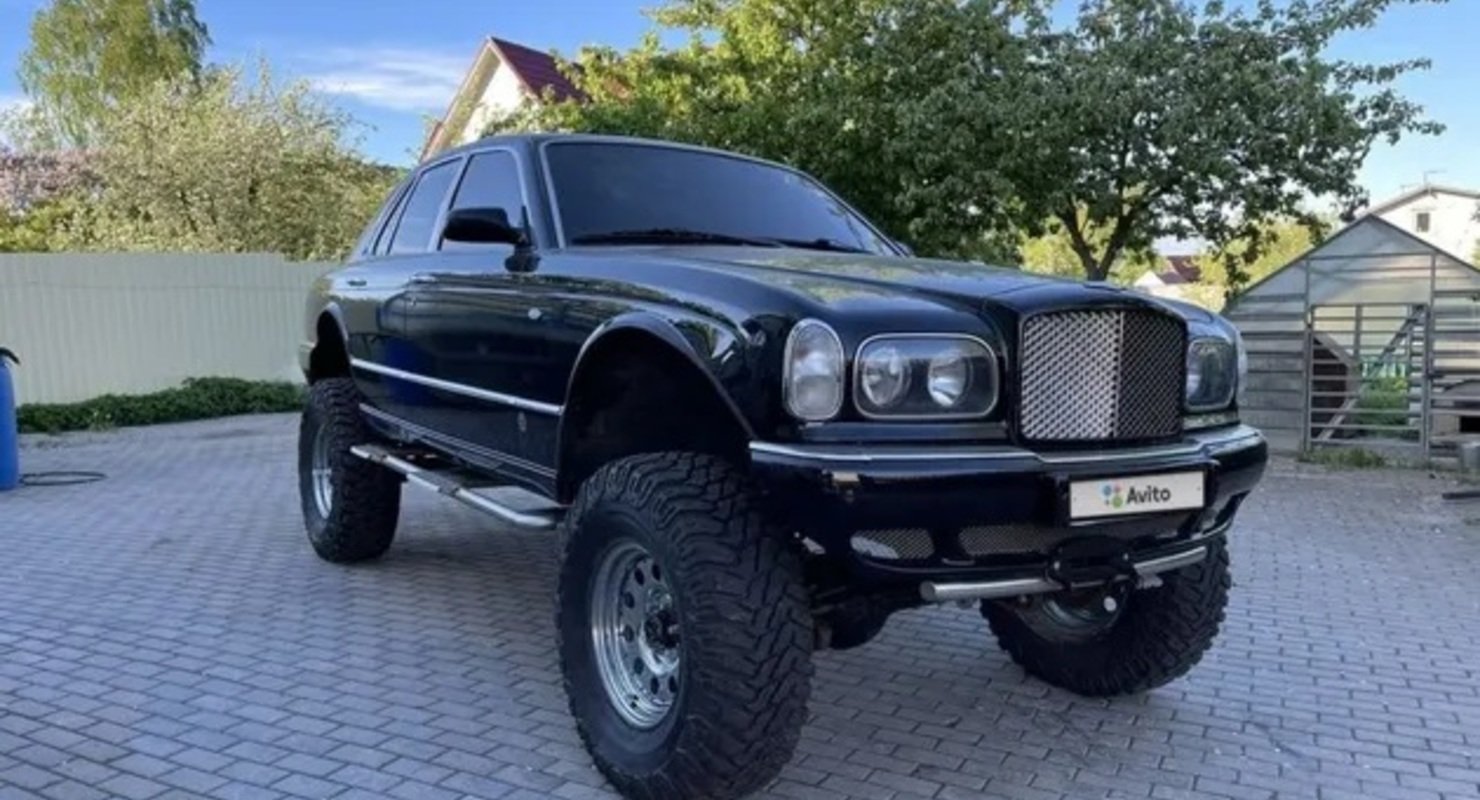 Внедорожник Bentley Arnage продают в Санкт-Петербурге за 8 млн рублей Автомобили