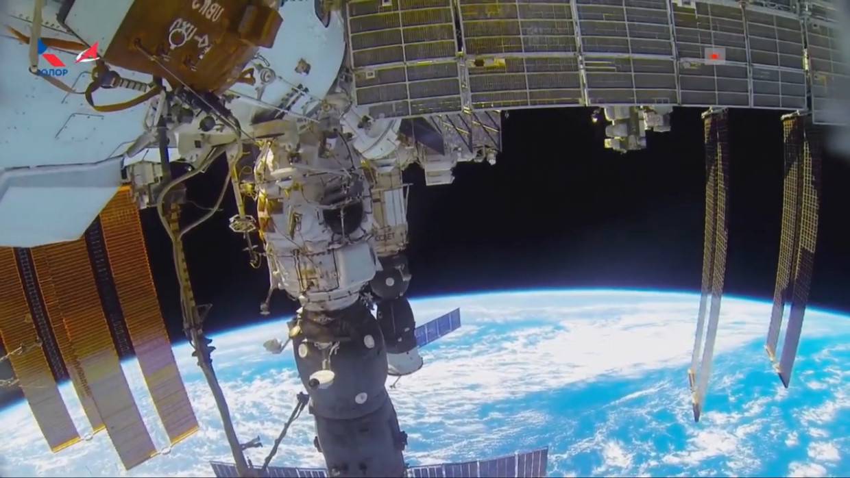 Военные ЦВО направили машины-амфибии «Синие птицы» в район посадки корабля «Союз»