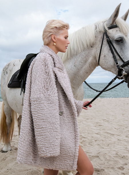 От экологичного меха до соблазнительного латекса: лукбуки новых коллекций российских дизайнеров От экологичного меха до соблазнительного латекса: лукбуки новых коллекций российских дизайнеров Мода,Новости моды