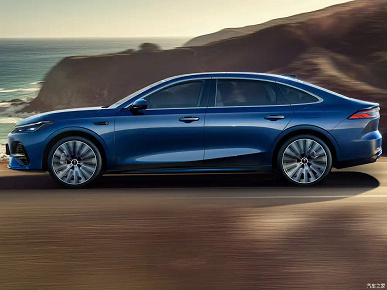 Аналог Toyota Camry и Honda Accord от Geely с запасом хода 2100 км, расходом 2 л на 100 км и мощностью 238 л.с. Geely Galaxy A7 EM-i показали во всей красе
