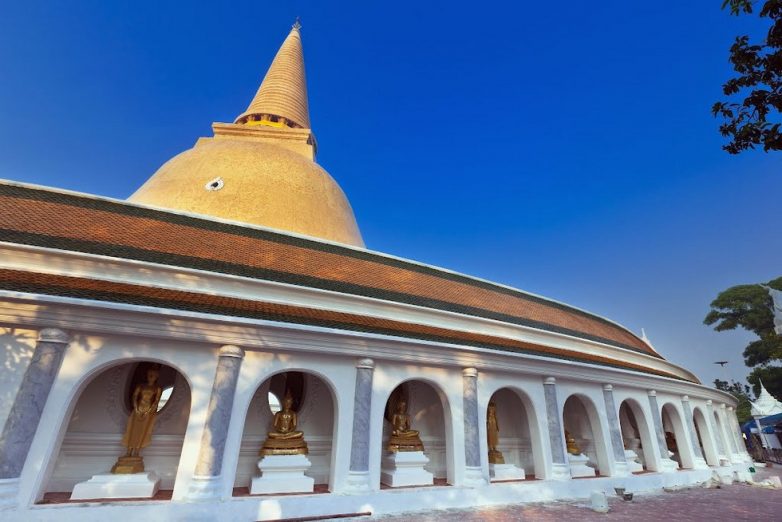 Пхра Патом Чеди — культовая буддистская достопримечательность буддизм,Пхра Патом Чеди,Таиланд