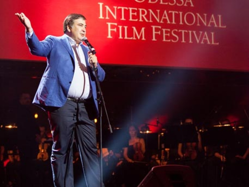 Украина идиотами богата: Саакашвили шокировал Одессу нелепыми брюками