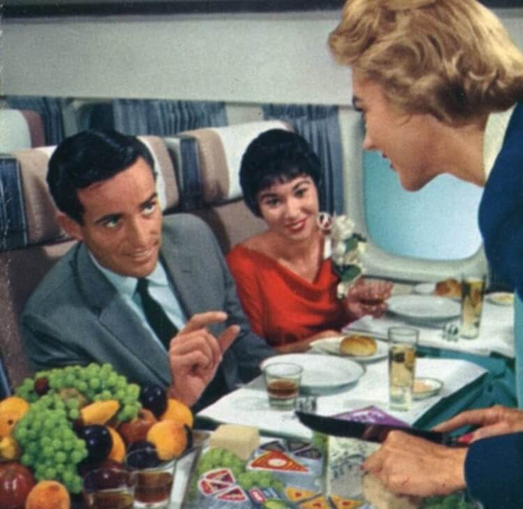 Вот как кормили в самолетах 50 лет назад Вот как кормили в самолетах 50 лет назад