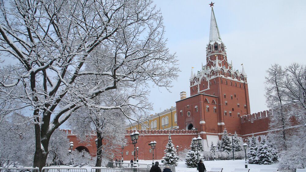 В Кремле отреагировали на призыв Макрона учитывать озабоченности России по безопасности