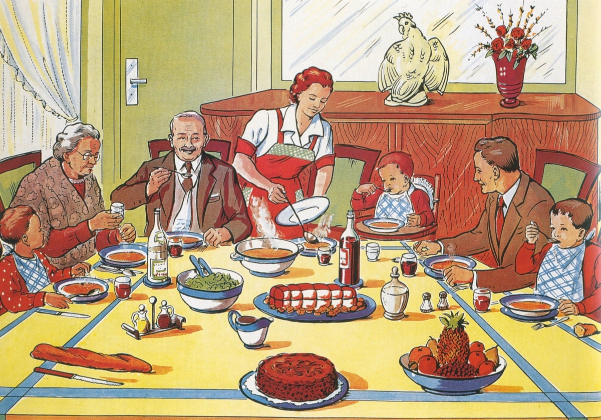 Советская семья за столом
