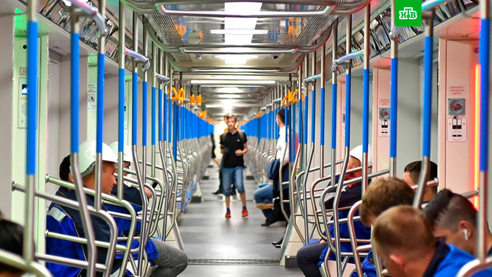 Вагоны на кольцевой. Поезд метро. Москва вагон метро. Вагоны на кольцевой линии.