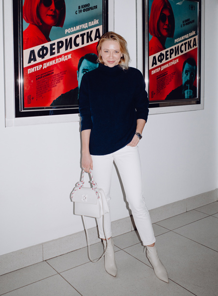 Дмитрий Хрусталев с женой, Виктория Дайнеко и другие гости премьеры фильма "Аферистка" Дмитрий Хрусталев с женой, Виктория Дайнеко и другие гости премьеры фильма "Аферистка" Звезды,Красная дорожка