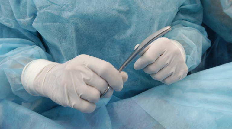 В Кузбассе врачи удалили пациентке две опухоли весом более 17 килограммов