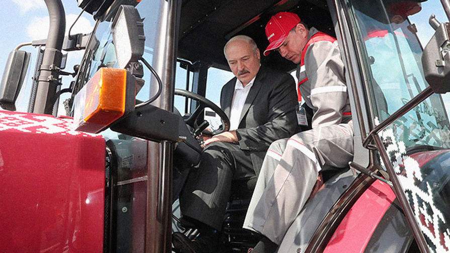 Лукашенко потребовал от глав областей улучшить ситуацию в сельском хозяйстве