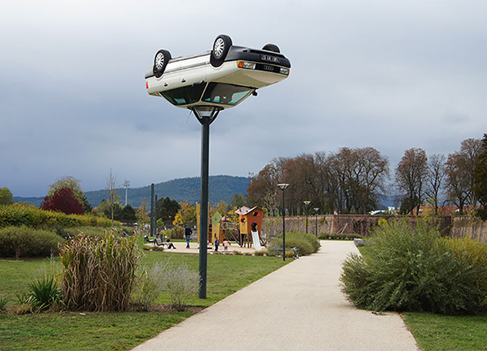 La Voiture Sur Le Lampadaire By Benedetto Bufalino