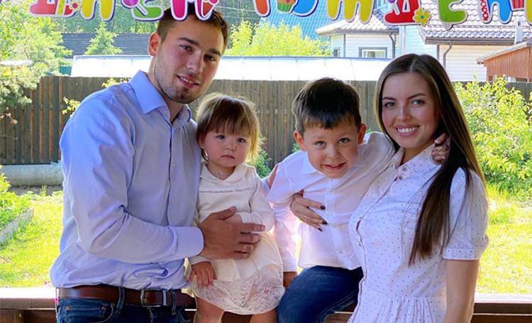 Биатлонист Антон Шипулин стал отцом в третий раз