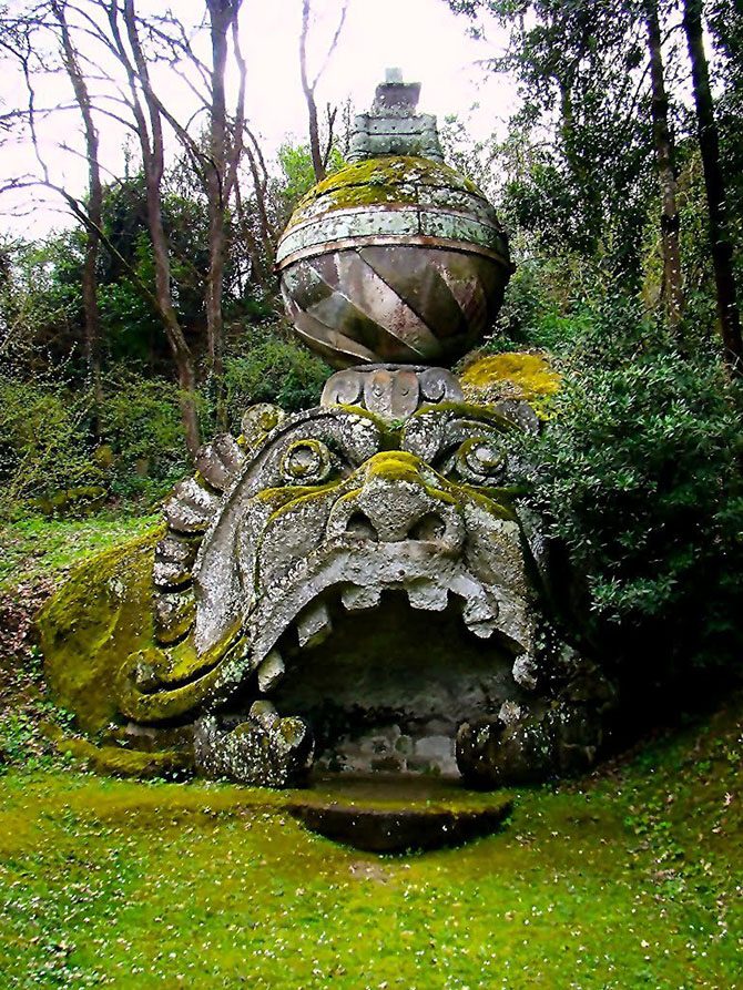 Итальянский парк чудовищ в Бомарцо: слабонервным вход воспрещён Италия,отдых,сад чудовищ,турист