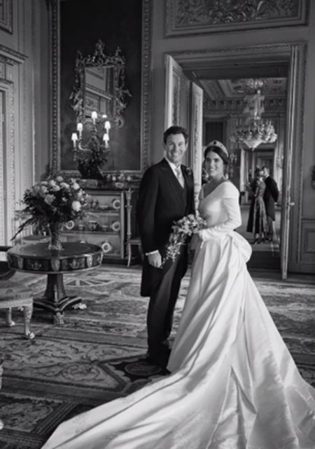 Принцесса Евгения поделилась ранее не публиковавшимися снимками со своей свадьбы с Джеком Бруксбэнком Монархии