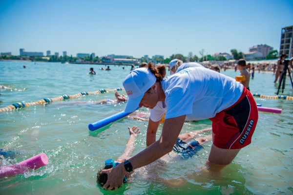 В Севастополе до сентября будут учить детей плавать