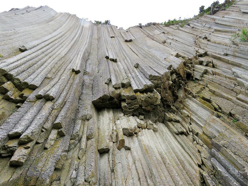 Кунашир: мыс Столбчатый Кунашир: мыс Столбчатый