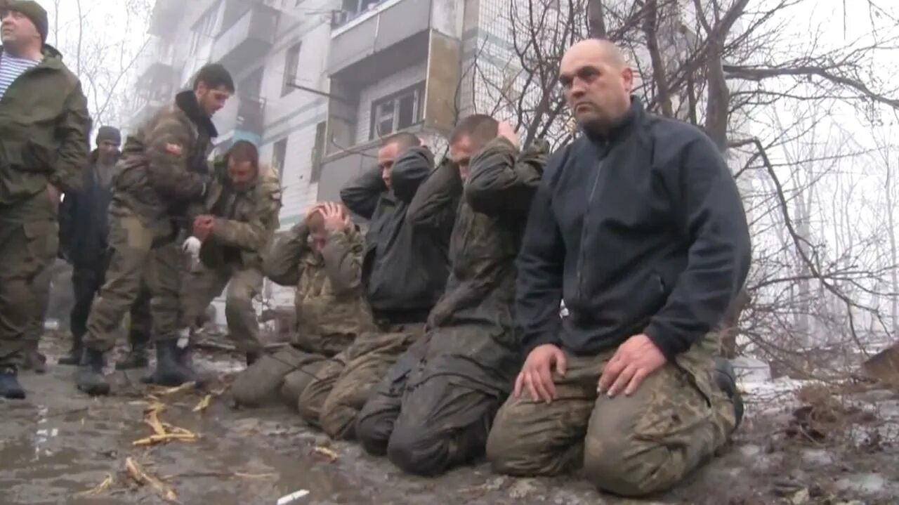 Видео как укропы. Донбасс пленные Гиви ВСУ.