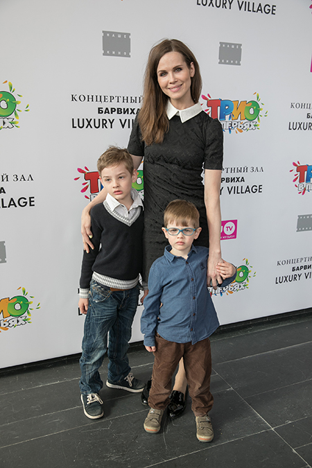 Наталья Лесниковская с сыновьями
