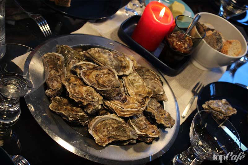 French Christmas oysters