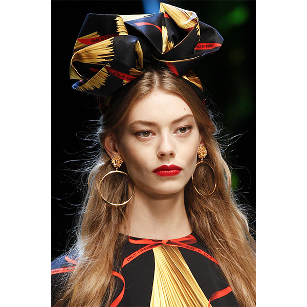 Dolce Gabbana весна лето 2017  Неделя моды в Милане: 7 микротрендов в украшениях
