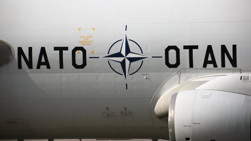 НАТО не в состоянии противостоять главной угрозе в мире — Лавров