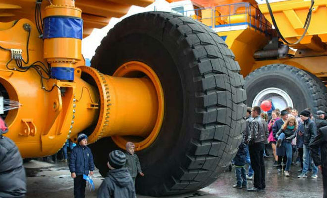 Самосвалы, которые больше домов Самосвалы, которые больше домов