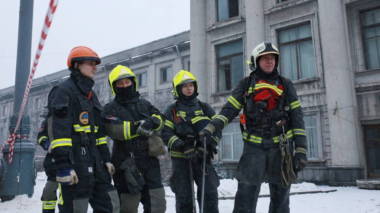 Под Тверью пожарные спасли мужчину из горящей квартиры жилого дома Общество