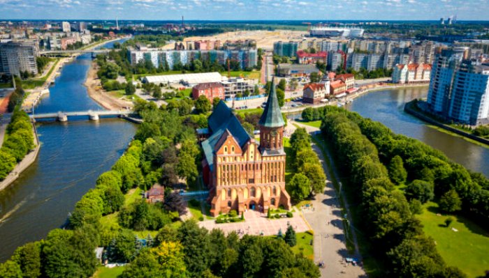 Сочетание исторической застройки и современной архитектуры - это современный Калининград. /Фото: aztours.ru Сочетание исторической застройки и современной архитектуры - это современный Калининград. /Фото: aztours.ru